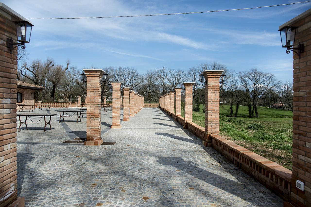 La Tenuta Di Trimalcione Pofi Kültér fotó